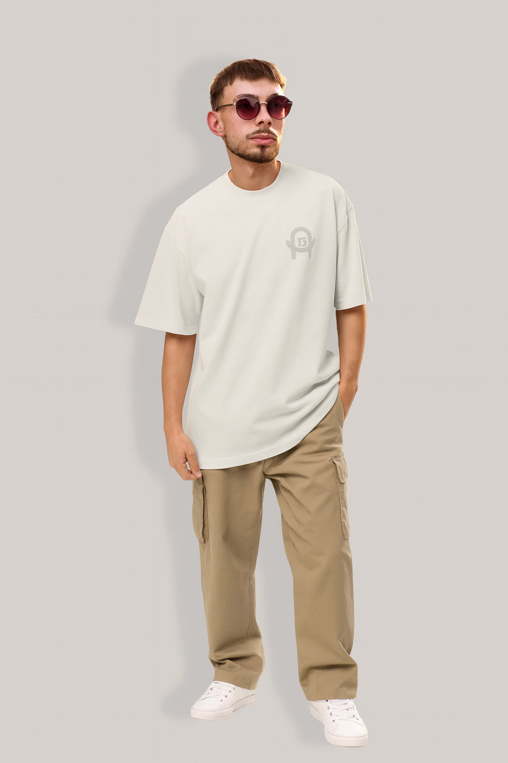 Oversized Khaki T-Shirt aus schwerer Baumwolle mit gesticktem A13 Logo im Vintage Streetwear Style