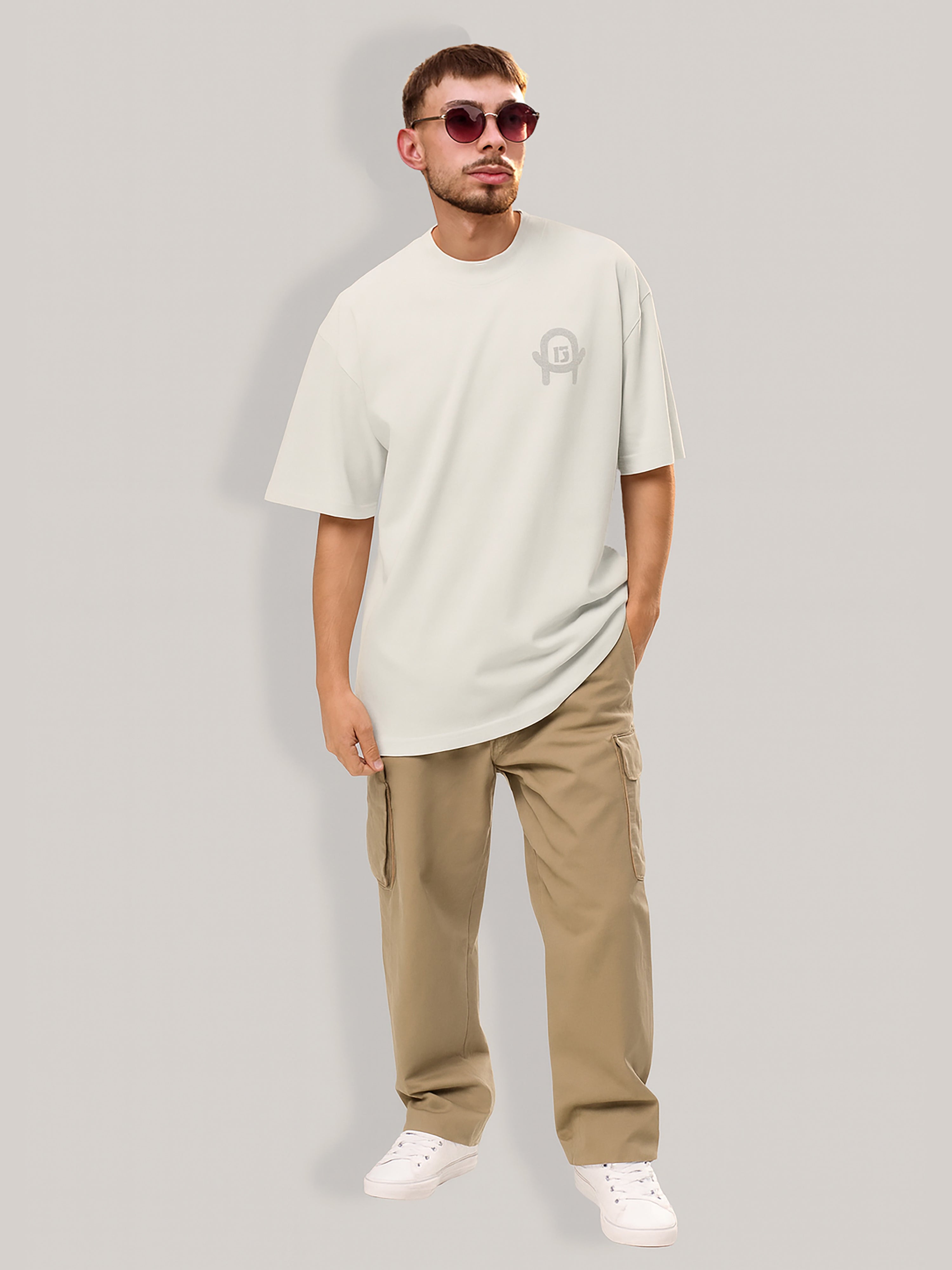 Oversized Khaki T-Shirt aus schwerer Baumwolle mit gesticktem A13 Logo im Vintage Streetwear Style